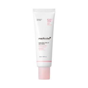 کرم ضد آفتاب بی‌رنگ دست و صورت مدیکیوب SPF 50 مدل tone up مناسب برای انواع پوست حجم 50 میلی‌لیتر